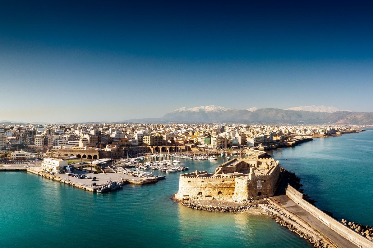 Τα καλύτερα χειμερινά φεστιβάλ και εκδηλώσεις στην Κρήτη: Τι να δείτε και να κάνετε