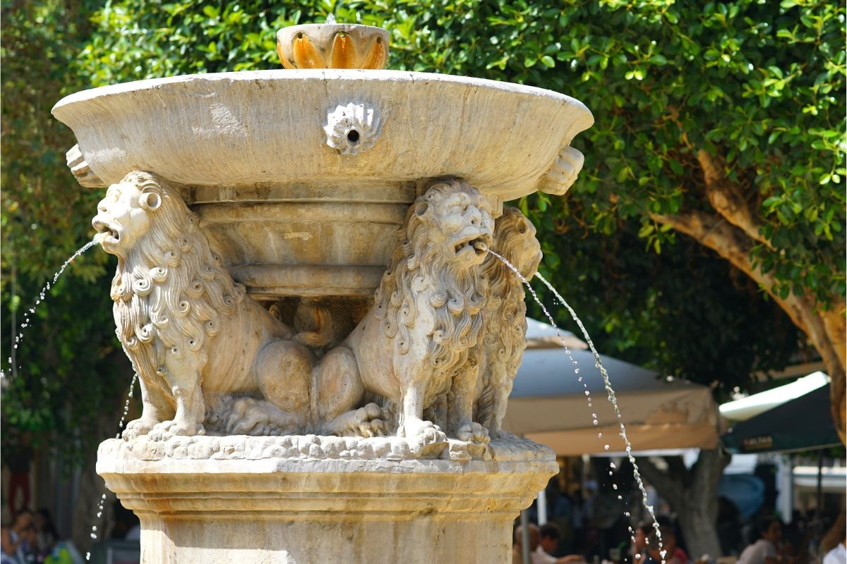 Verdant Oases in Heraklion